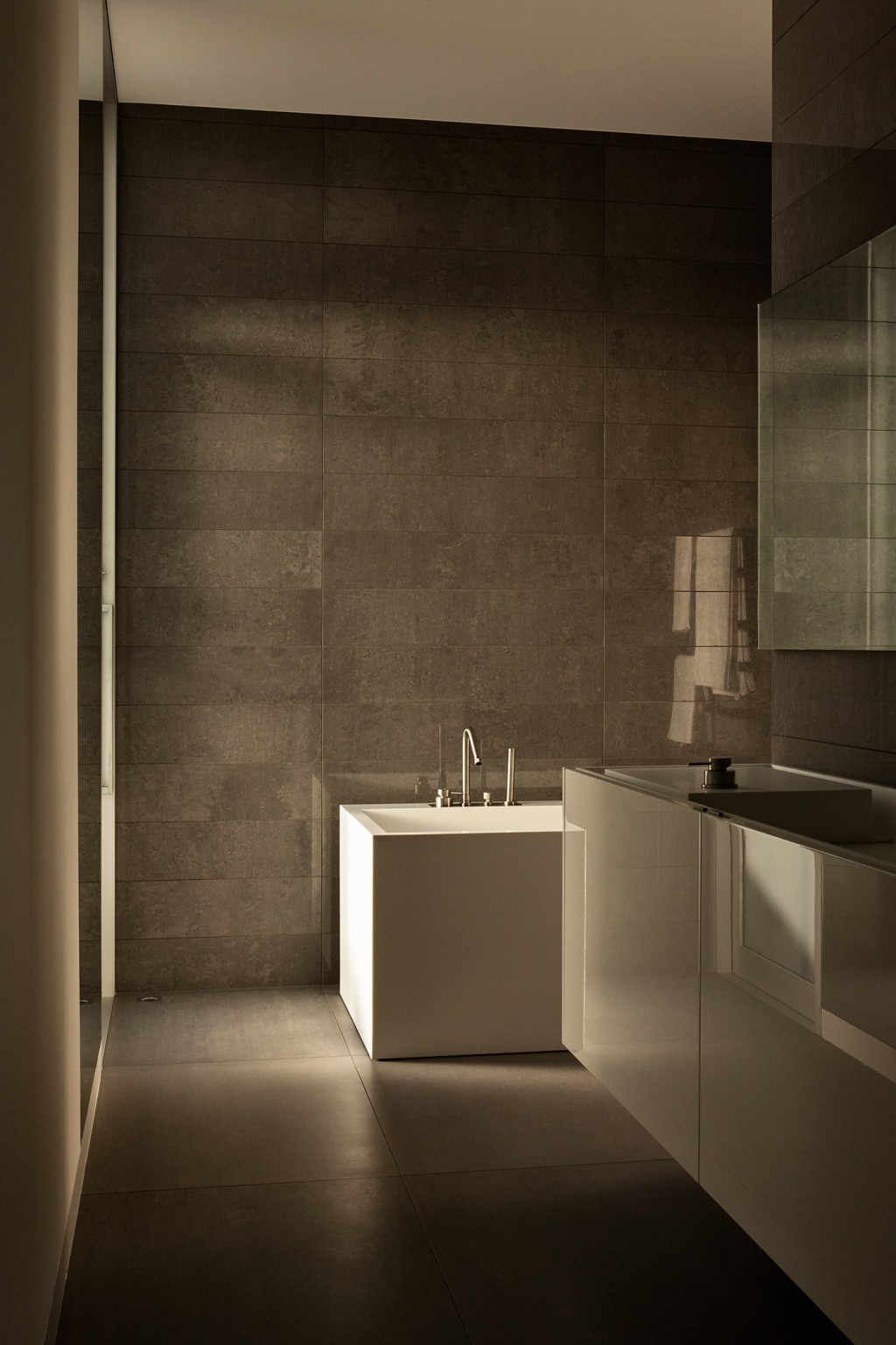 Hackett Street bathroom by Pattersons. Photograph by Simon Devitt.