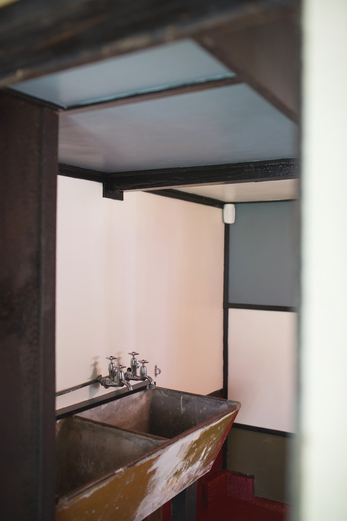 The laundry area in the home's basement. Photograph by Jeremy Toth.
