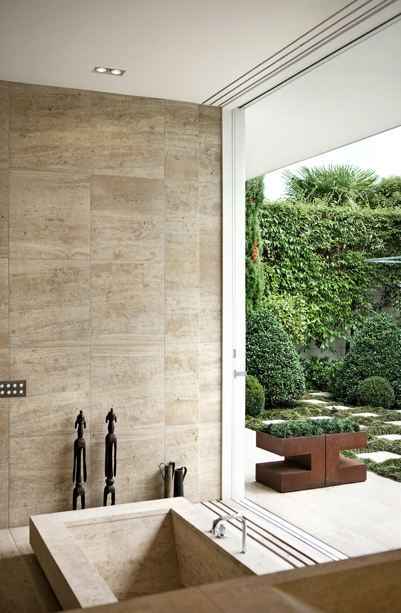 A bathroom by Jack McKinney. Photograph by Simon Devitt.