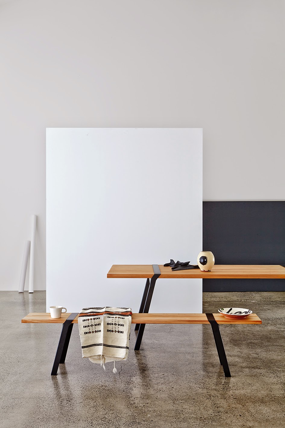 The 'Pi' table by Roderick Fry for Moaroom. Photograph by Toaki Okano.