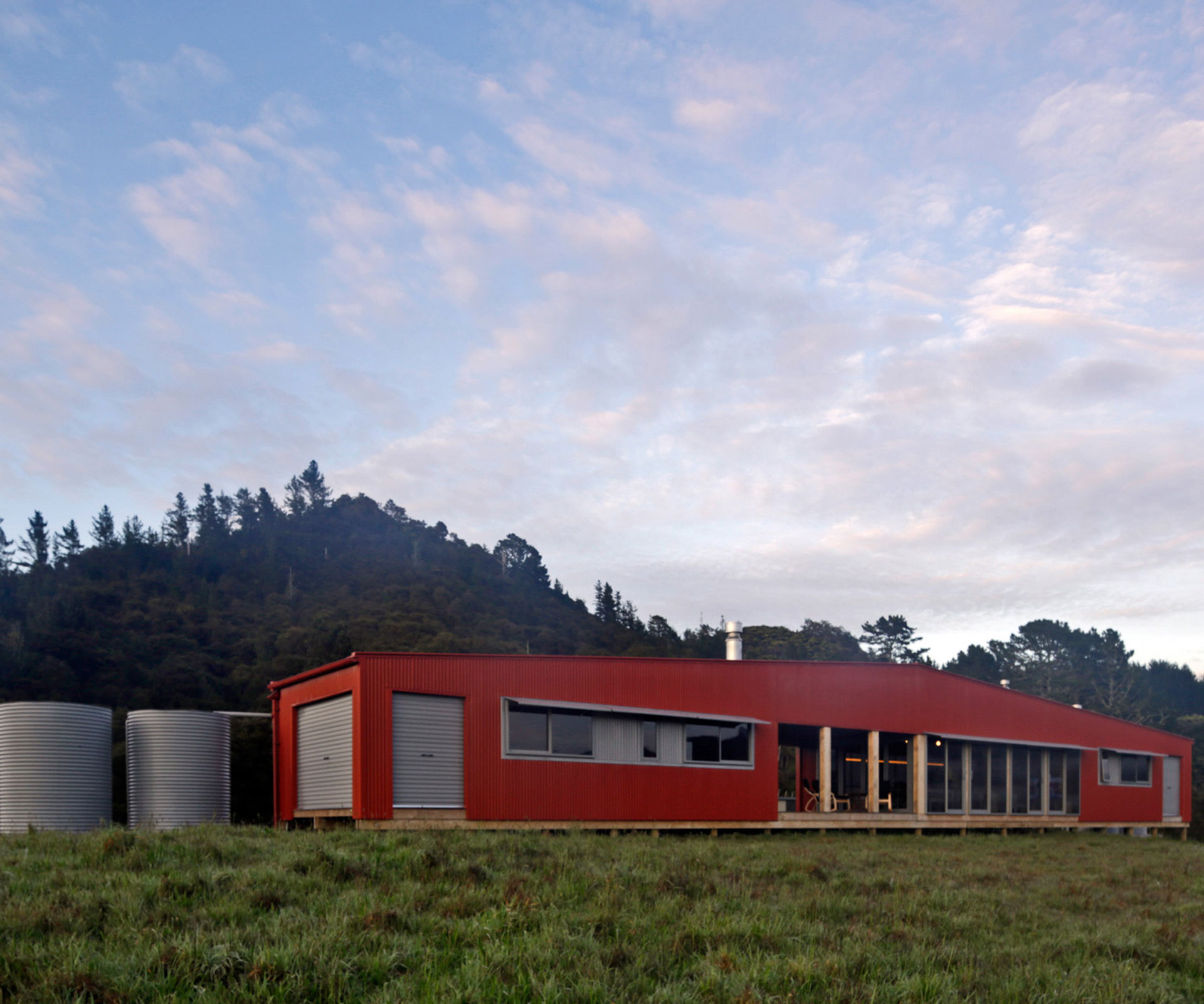A holiday home on the Coromandel Peninsula by Richard Naish of RTA Studio. Photograph by Patrick Reynolds