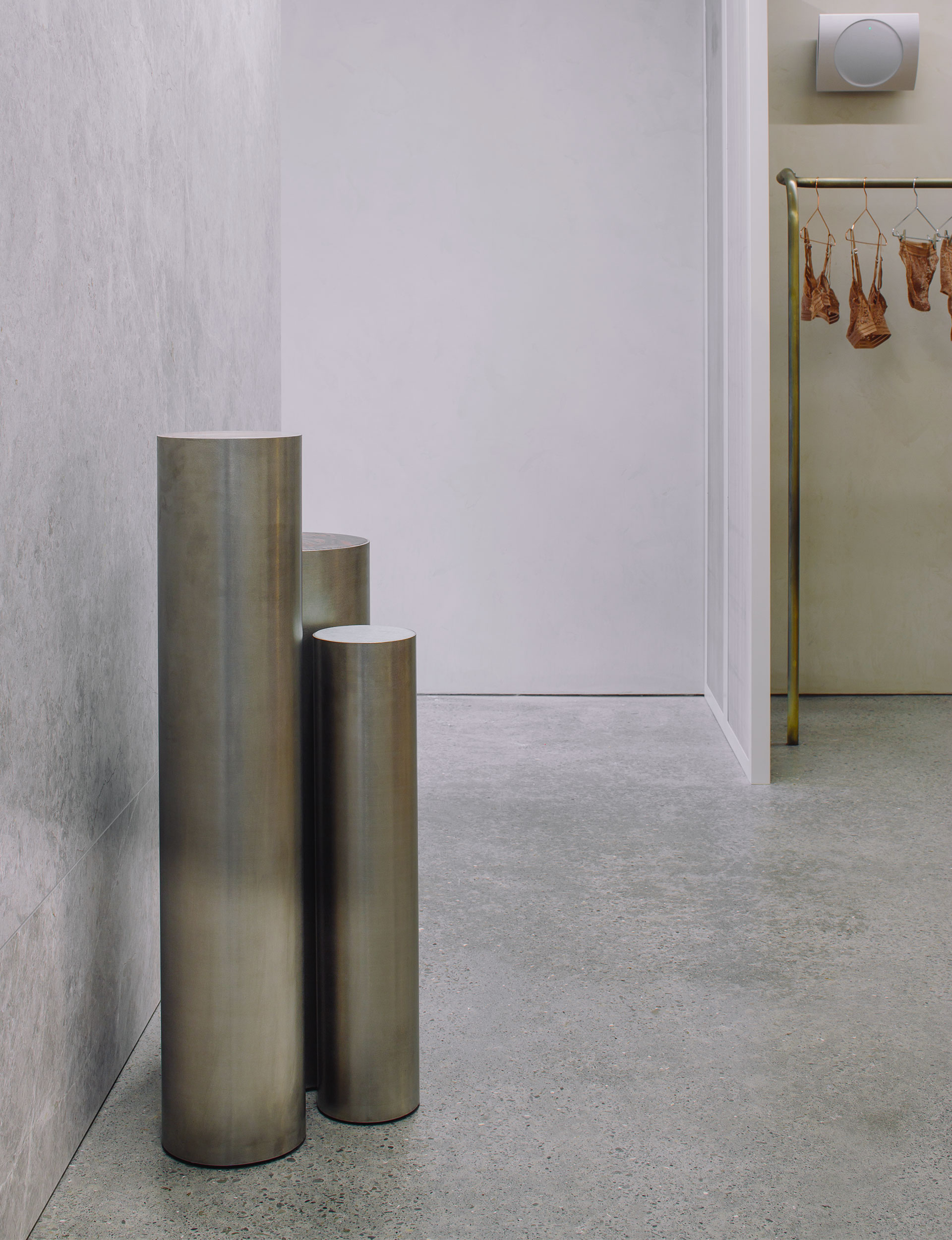 Lonely, Wellington, design