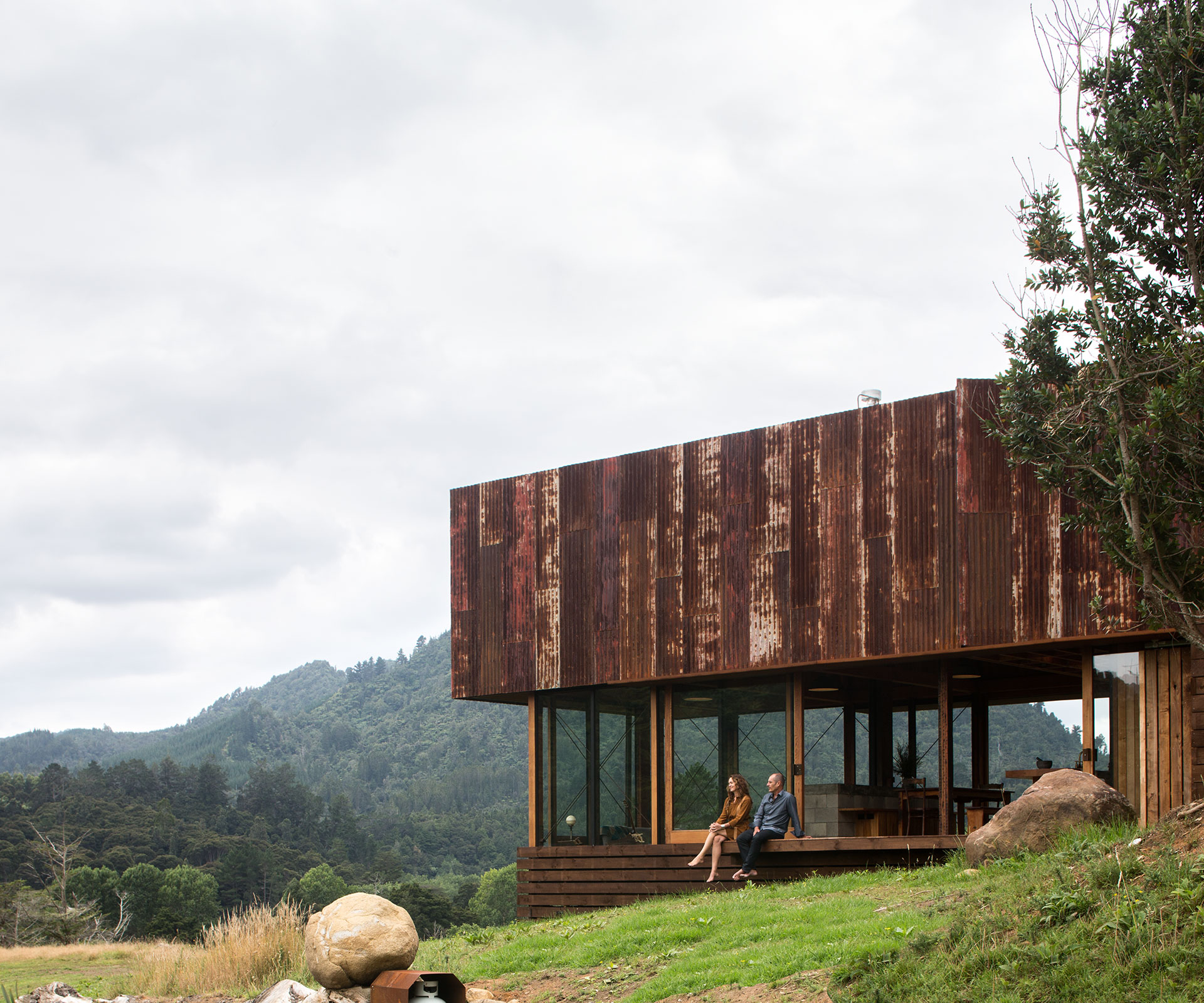 The home faces north and enjoys 300-degree views of the surrounding valley. Photo by Patrick Reynolds.