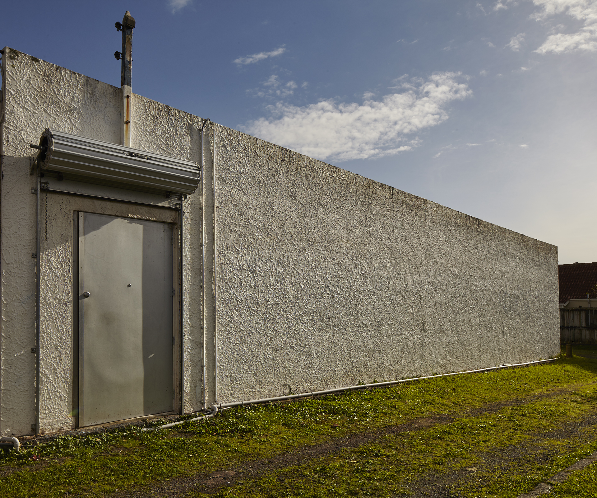 HE0216_Four painters_Julian_Dashper_Studio_0001