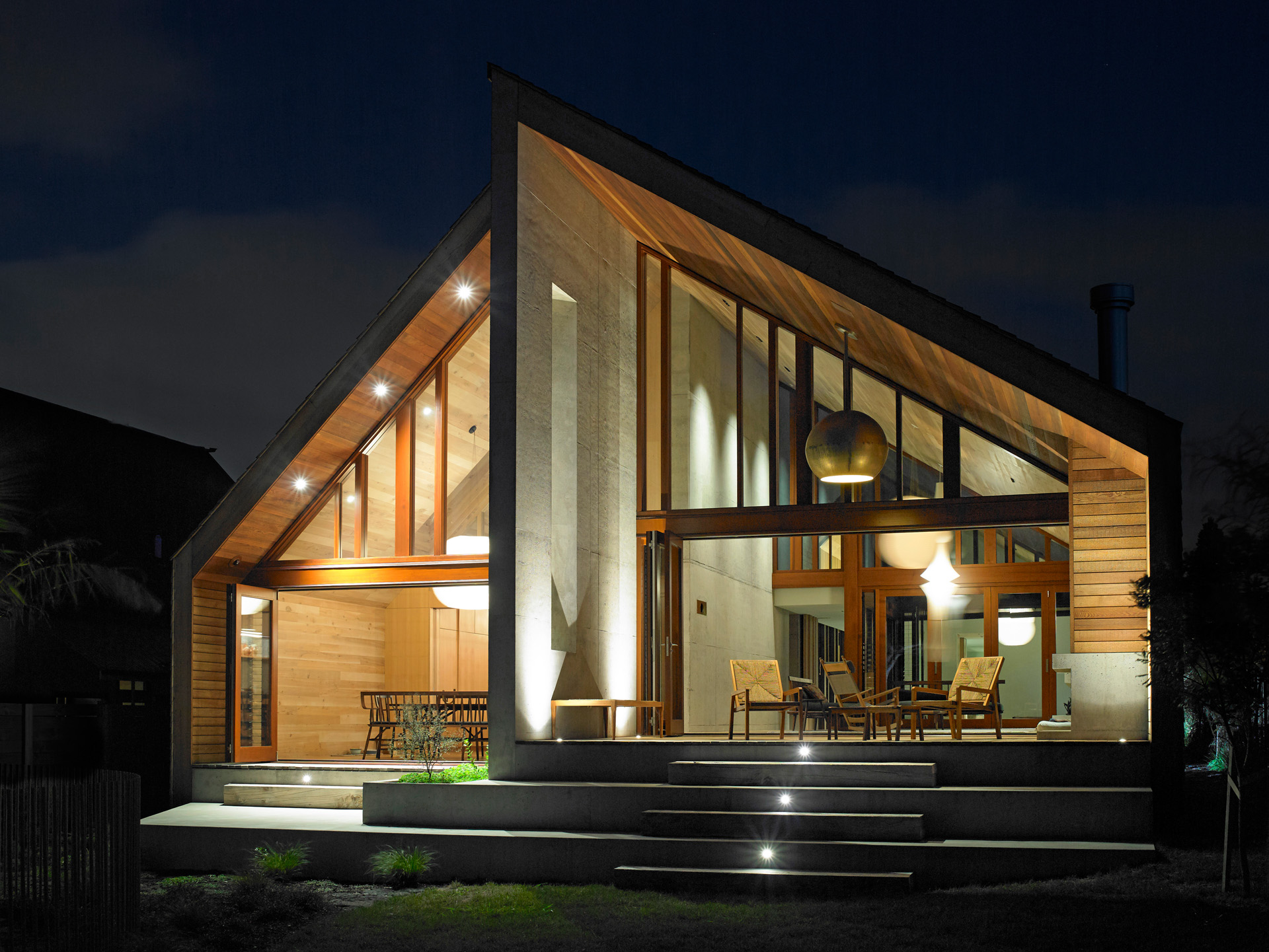 The seaward-facing side of the home. Photo by Mark Smith. 