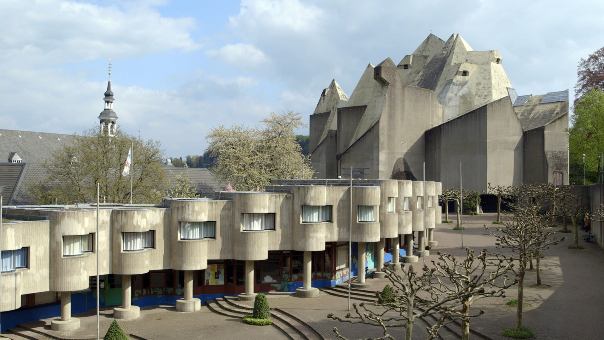 A building by German architect Gottfied Bohm in the film Concrete Love.