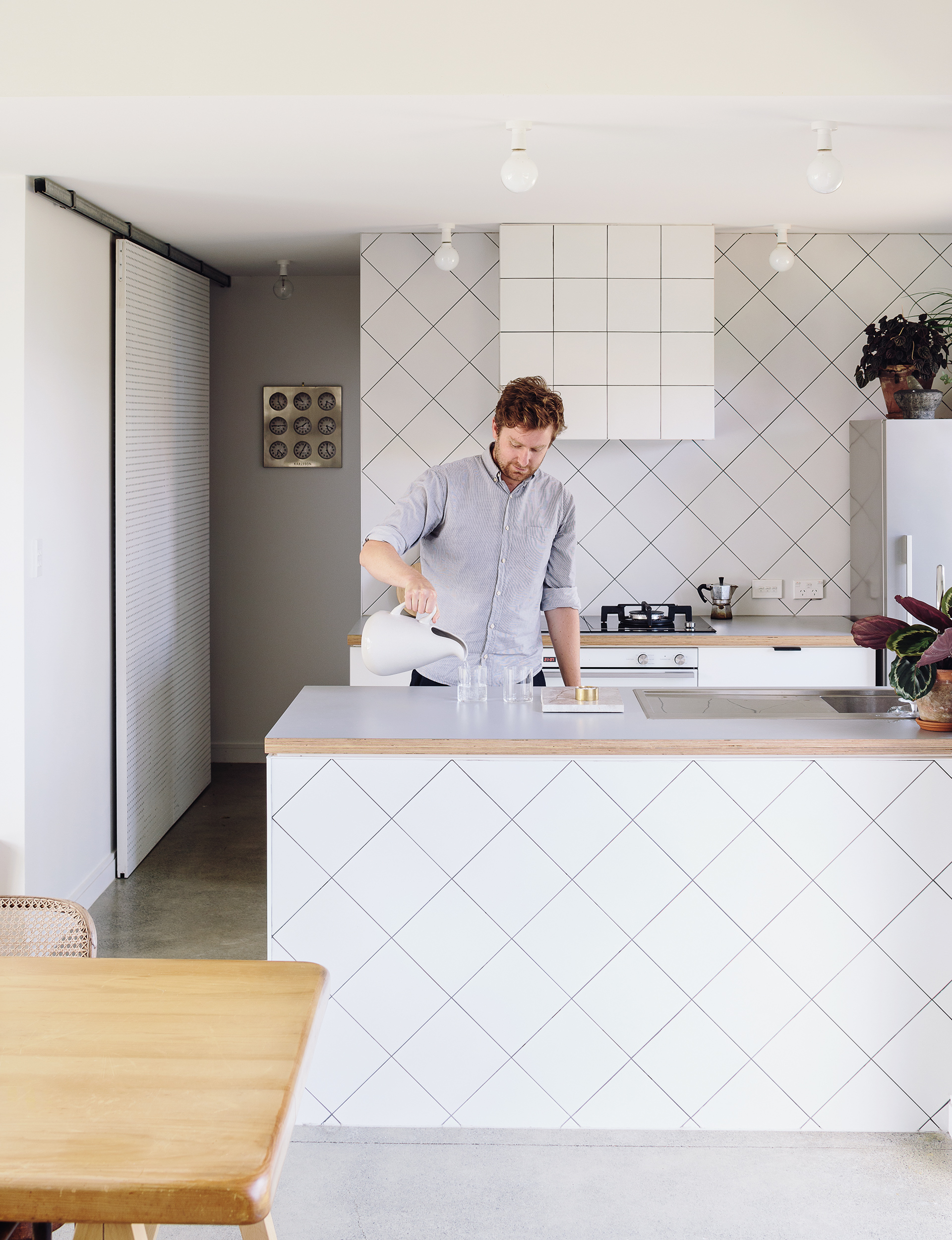 HE0616_Kitchens_Sayes Stock House_SW_100_CMYK