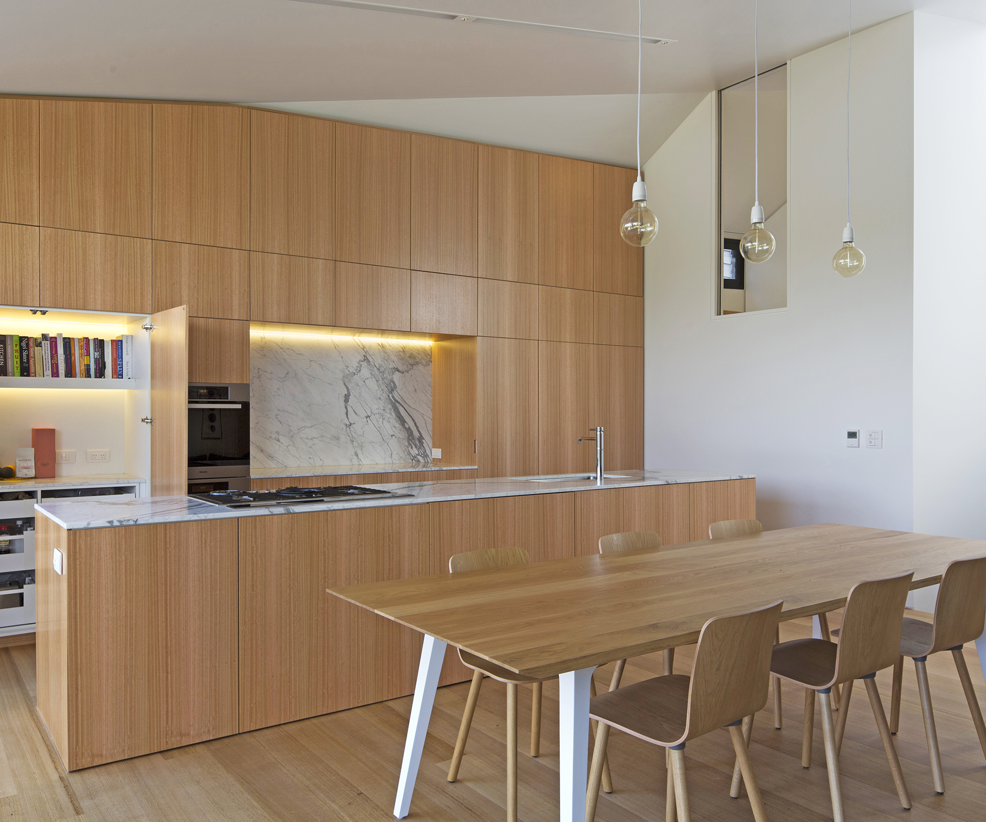 HE0616_Kitchens_THE BLACK HOUSE_1899