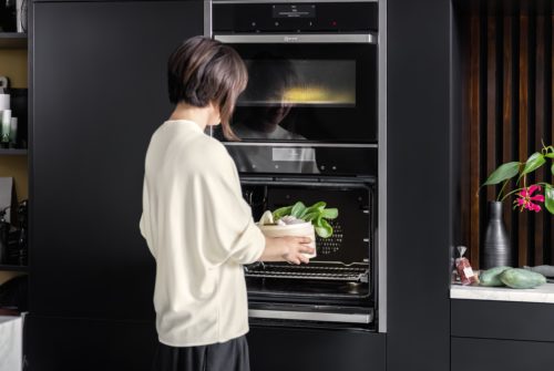 NEFF Slide&Hide N 90 Built-in oven with added steam function 60 x 60 cm Stainless steel