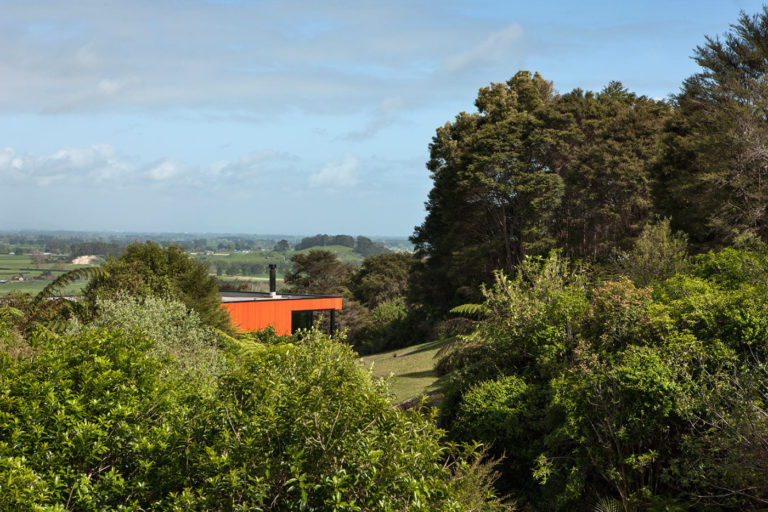 Maungakawa HouseW1522_dark-1400x934